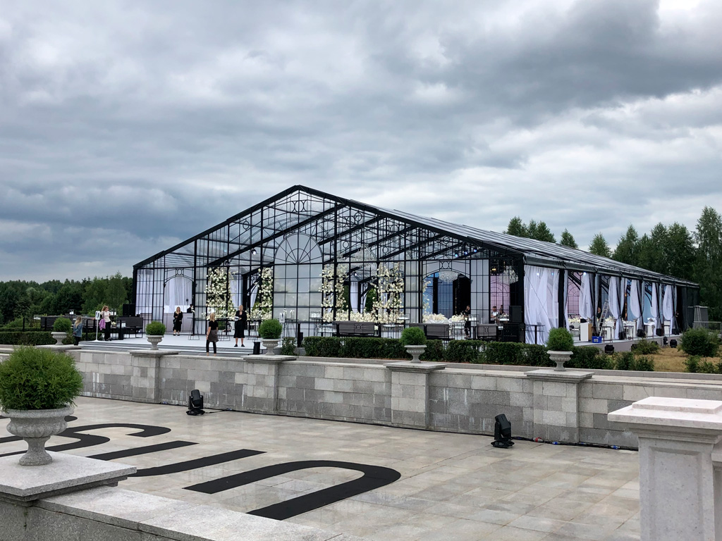 Шатёр для свадьбы в клубе «Villa Michetti»